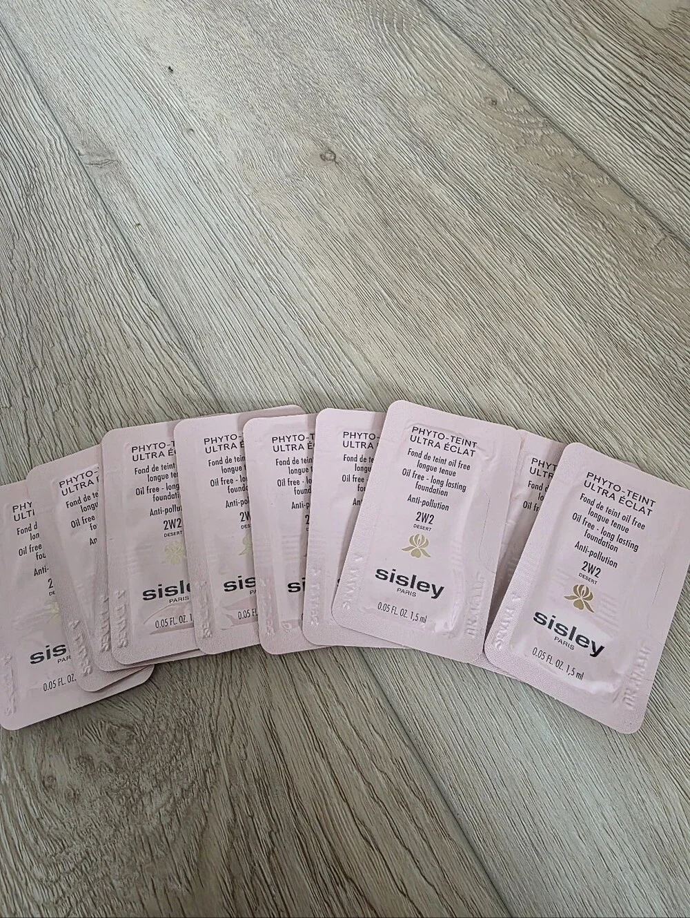 10 Pcs Sisley Phyto-Teint Ultra Éclat foundation packets shade 2W2 Desert
